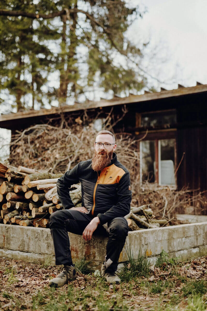 Person, Sitzend, Erwachsener, Männlich, Mann