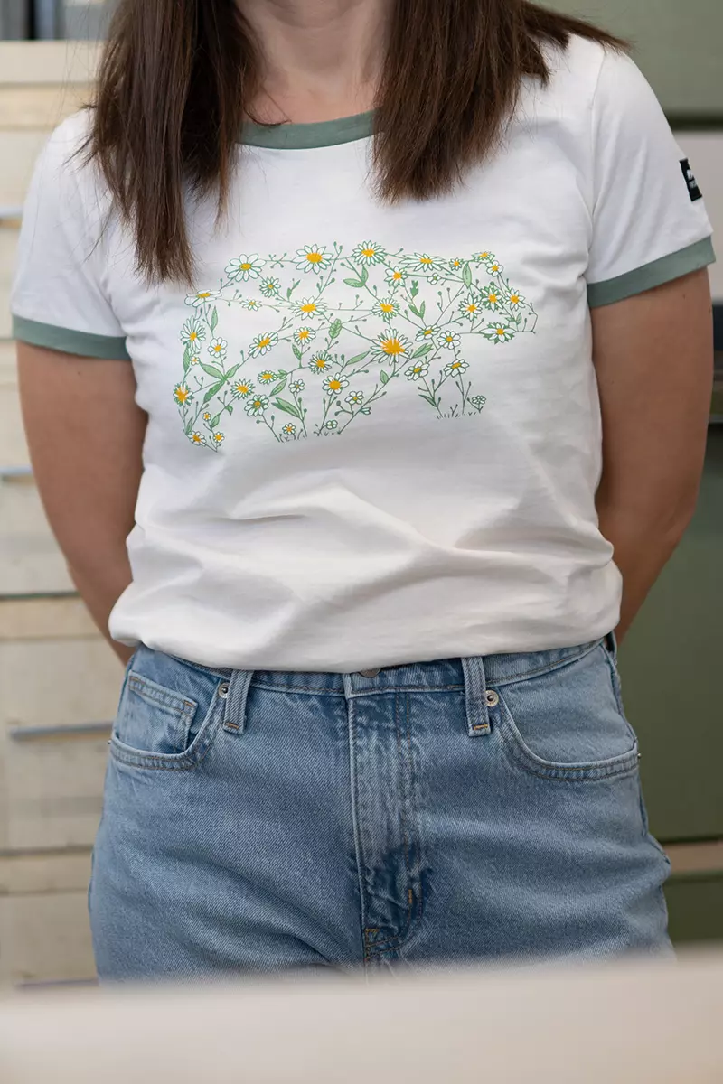 T-shirt, Hosen, Bluse, Jeans, Person