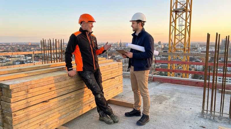 Arbeitssicherheit im Hochbau - PSA Persoenliche Schutzausruestung fuer Poliere und Bauarbeiter