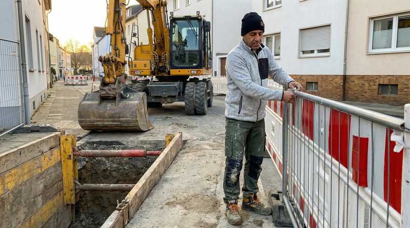 Arbeitssicherheit im Tiefbau - Warnschutzkleidung und PSA fuer Tiefbauarbeiter