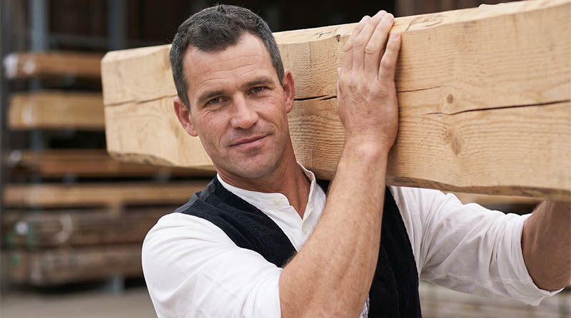 Holz, Holzbalken, Bauholz, Baustoff, Arbeitsfotografie